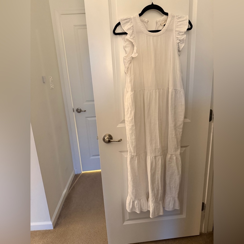 Universal Thread Cream Garment